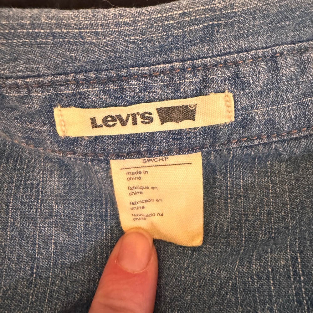 Levi's Blue Denim Shirt - Picture 2 of 8